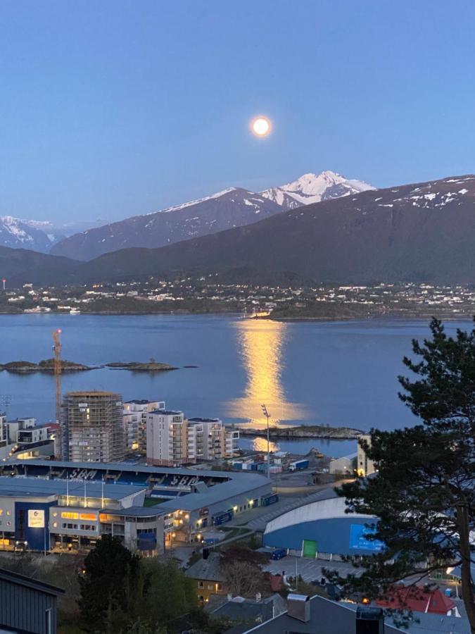 Great Place With View To The Mountains And Fjord Ålesund Εξωτερικό φωτογραφία