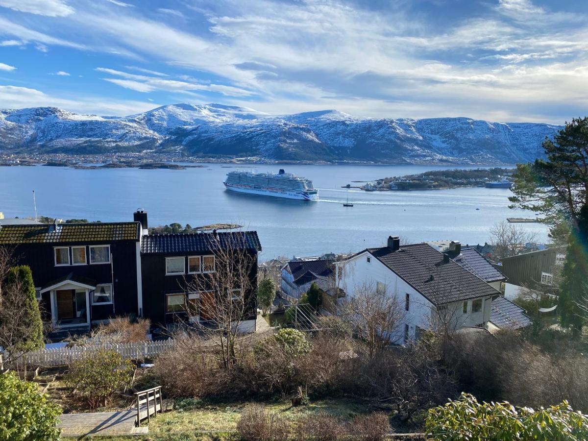Great Place With View To The Mountains And Fjord Ålesund Εξωτερικό φωτογραφία